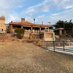 Casa Con Vista A Las Sierras