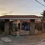 Casa Con Vista A Las Sierras